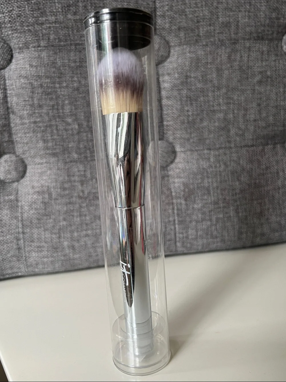 It Silver Powder Brush with Gradient White-Purple Bristles - Makeup Brush